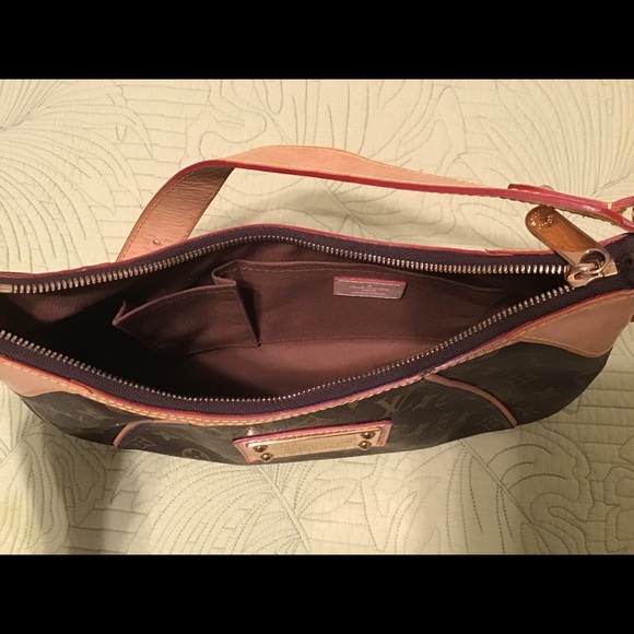 Louis Vuitton Over the Shoulder Handbag Authentic - Picture 10 of 12